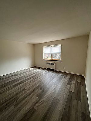 4th image of 20 Stratford Ave #2A
