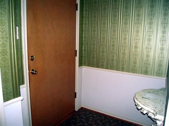 3rd image of 10418 Vistadale Dr