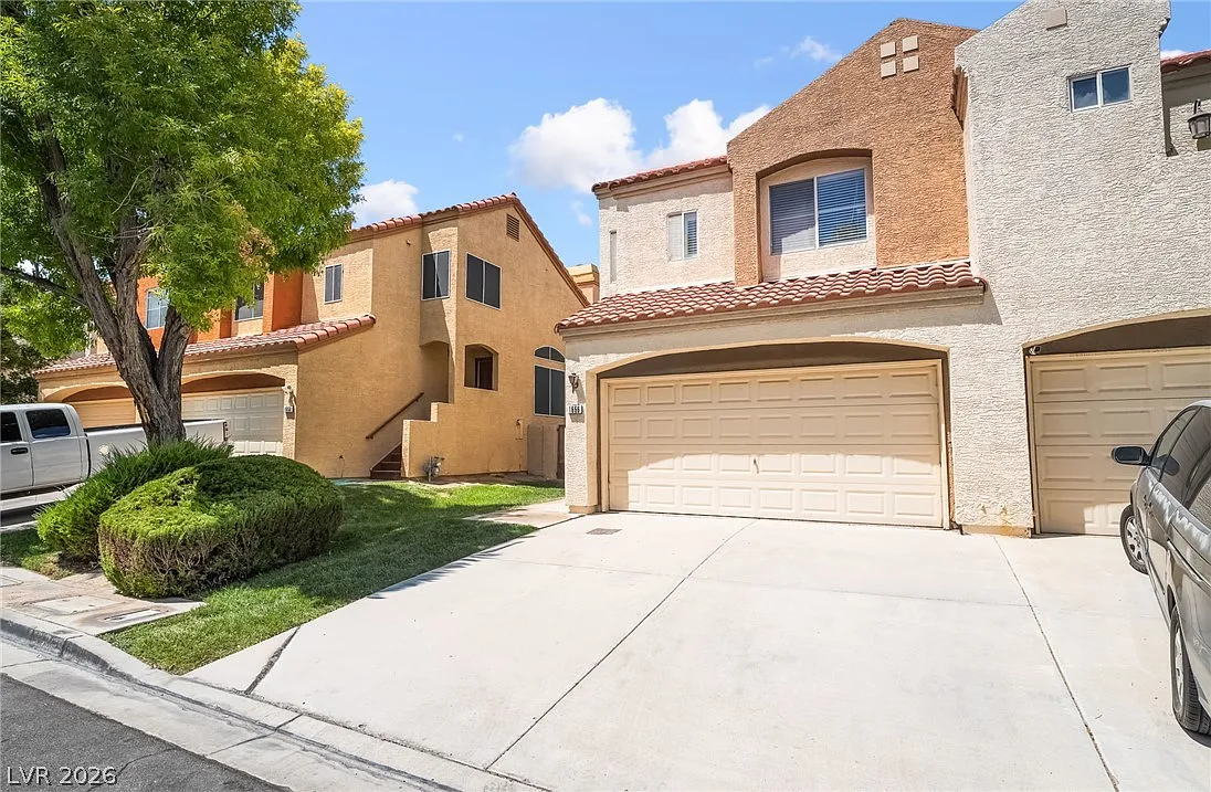 2 bed, 2.5 bath, 1200 sqft, $1,950 — Photo 3