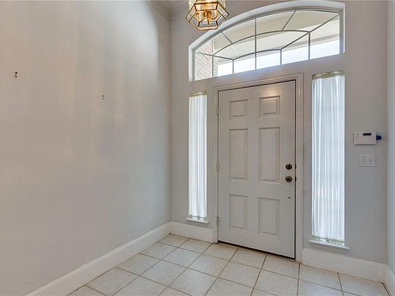 5th image of 121 W Mill Valley Dr