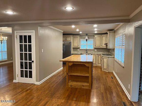 2nd image of 8020 NW Lennox Dr