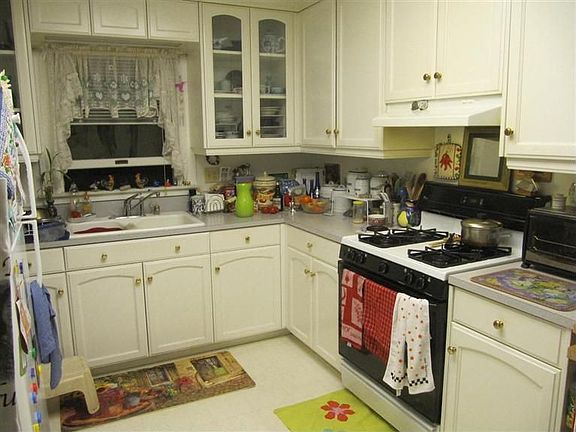 3rd image of 2365 Cottage Way