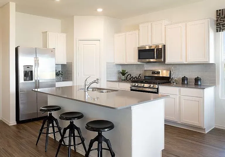 1005 Bluewood Bnd — Photo 22