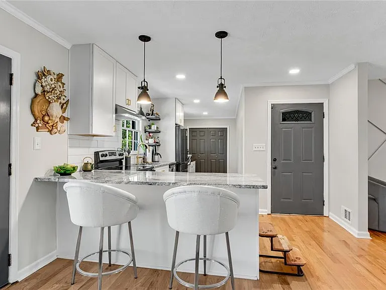 3941 Forest Dr — Photo 14