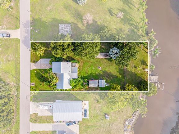 3rd image of 195 SUMMERSET DRIVE