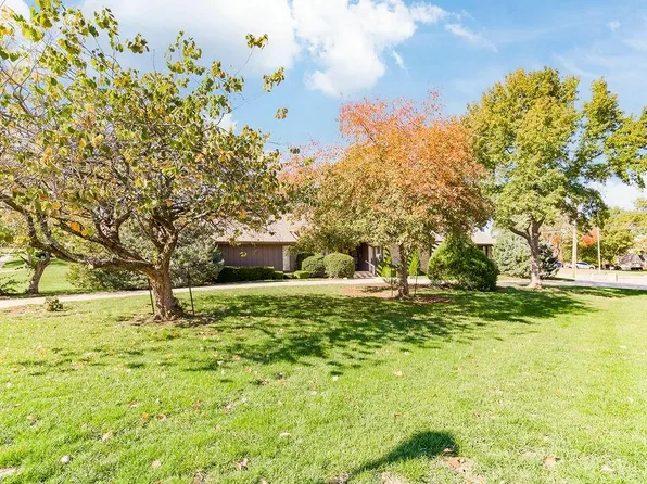 10300 Grant Ln, Overland Park, KS 66212