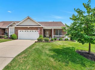 5512 Heatherbluff Ct, Saint Louis, MO 63128