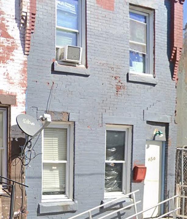 2nd image of 659 E Lippincott St