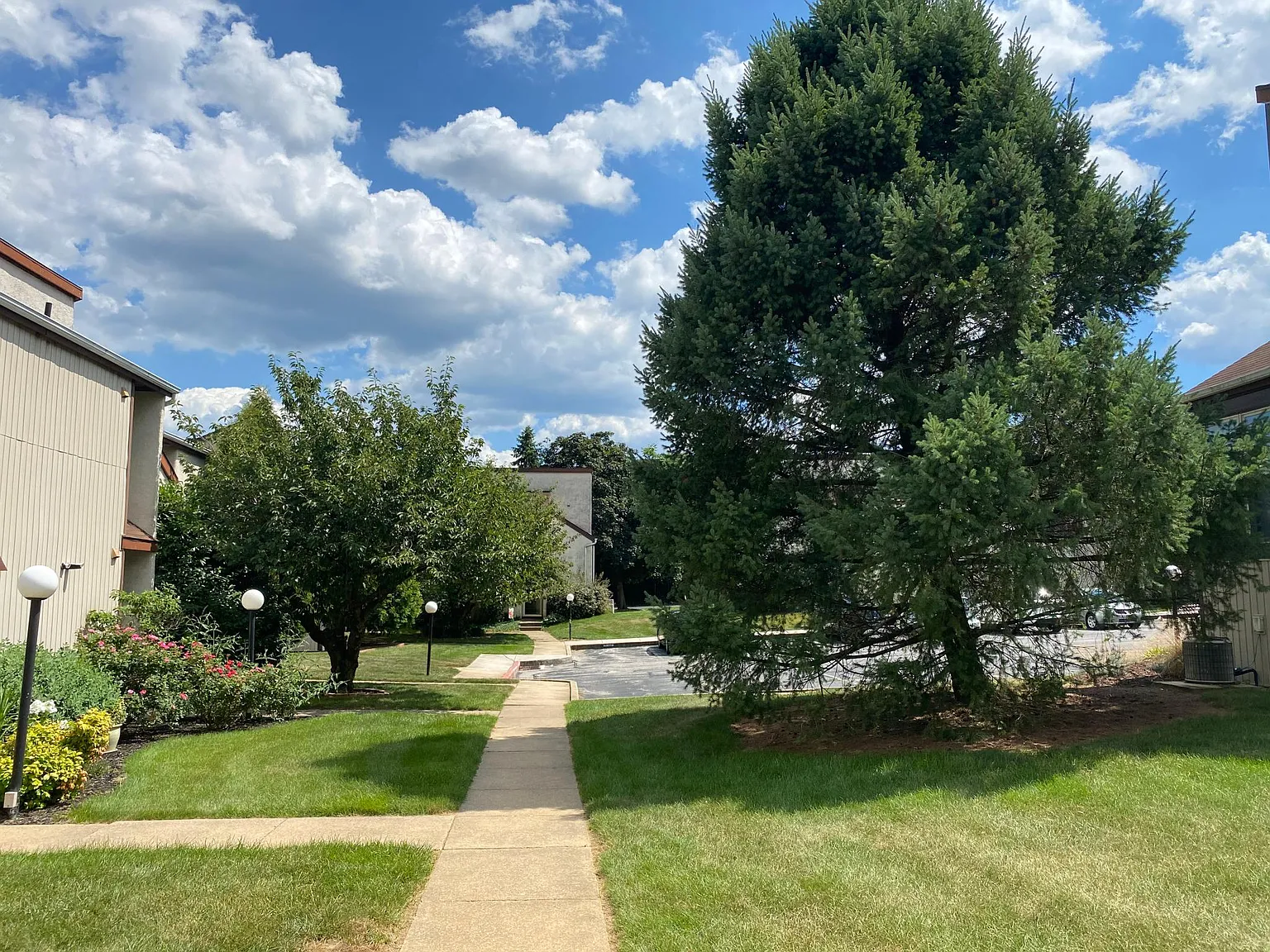 11 Weymouth Ct — Photo 4