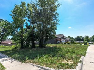 2610 W Camino Alto St, Springfield, MO 65810