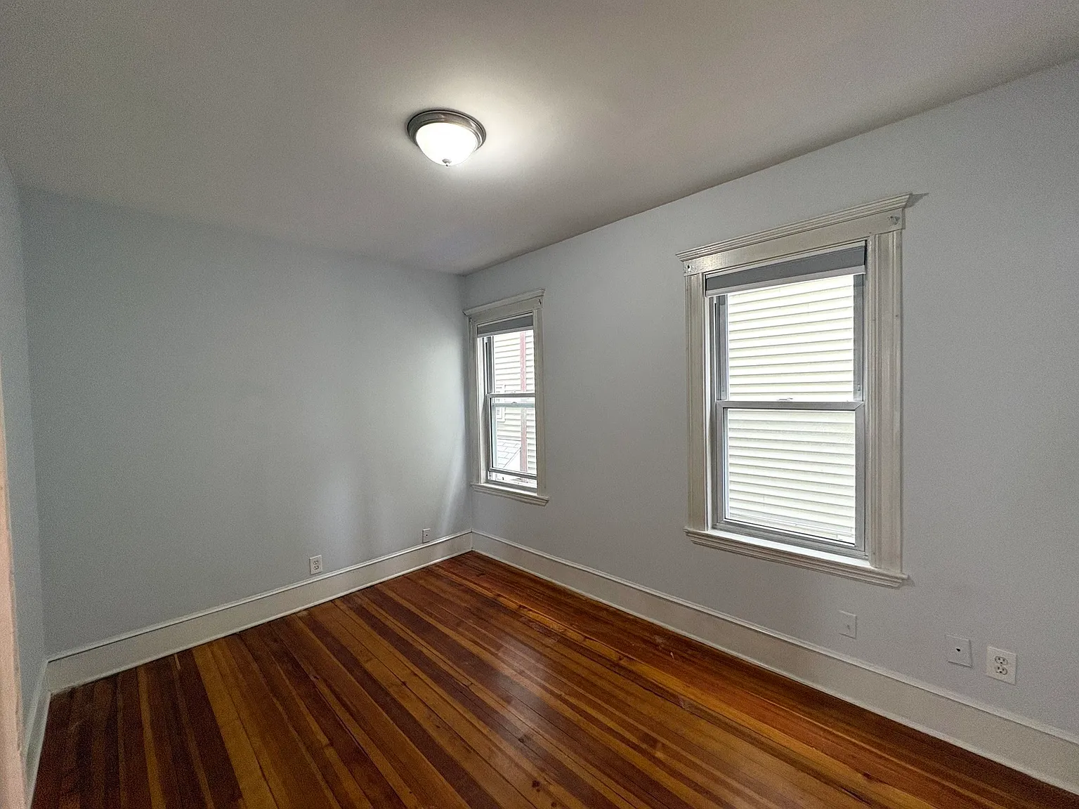 3 bed, 1.5 bath, 1100 sqft, $2,900 — Photo 4
