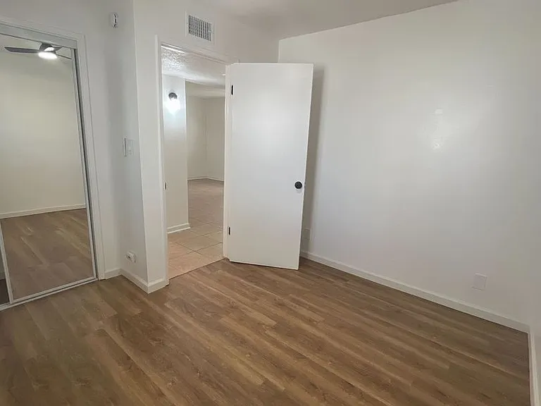 1433 S Kenneth Pl — Photo 14