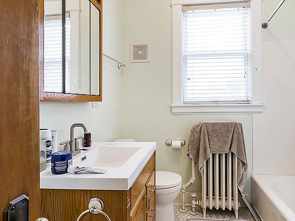 4th image of 60 Milton St S APT 3