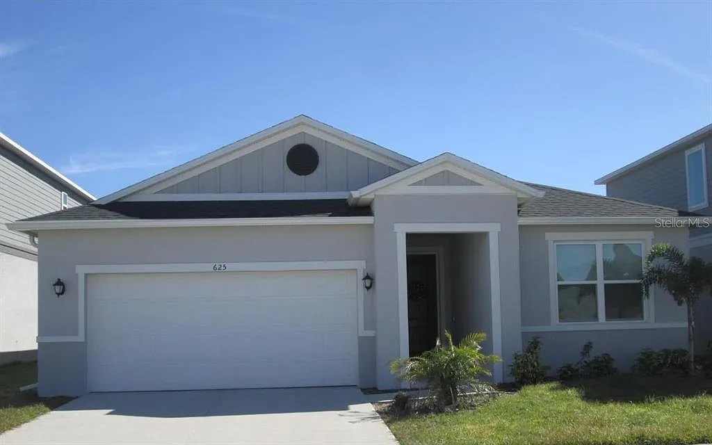 4 bed, 2.0 bath, 1983 sqft, $2,500 — Photo 1