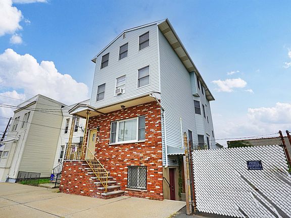3rd image of 200 Culver Ave APT 3