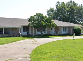 2100 W Main St, Henryetta, OK 74437