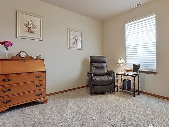 4th image of 617 204th Street Ct E
