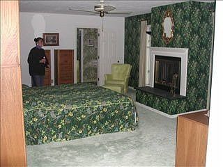 5th image of 845 Knollwood Vlg