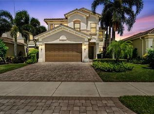 3385 Baltic Dr, Naples, FL 34119