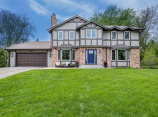 1280 Karth Lake Cir, Arden Hills, MN 55112
