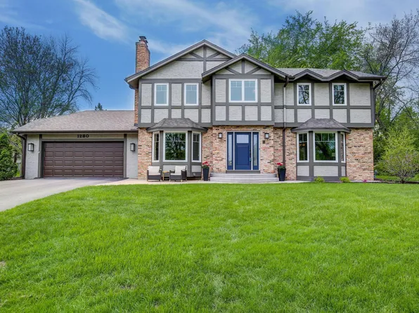 1280 Karth Lake Cir, Arden Hills, MN 55112