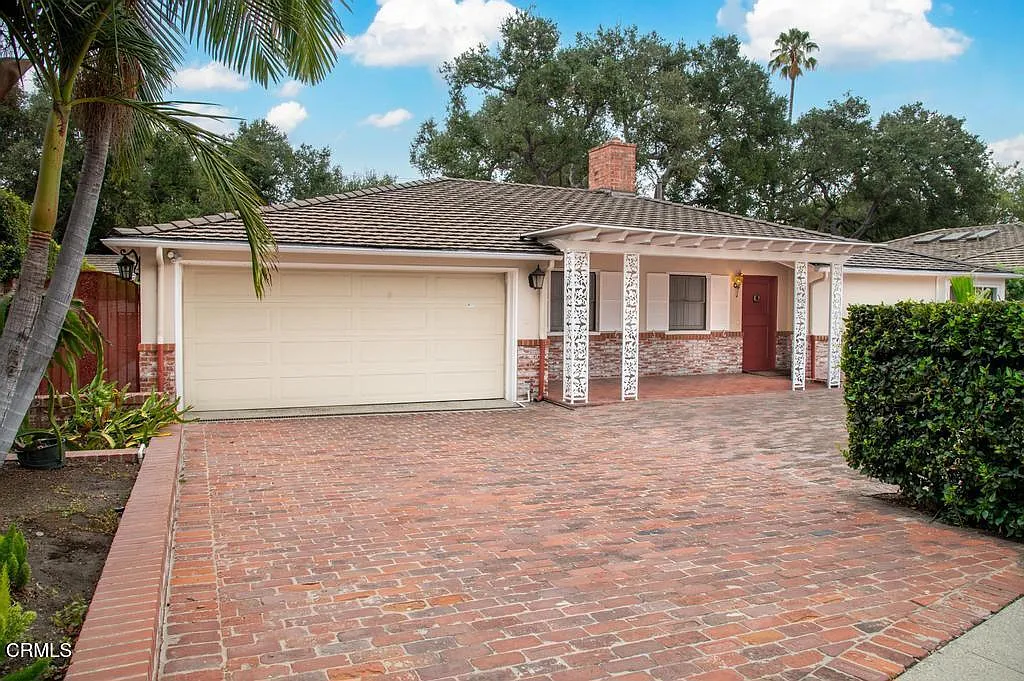 3 bed, 2.5 bath, 2851 sqft, $5,900 — Photo 2