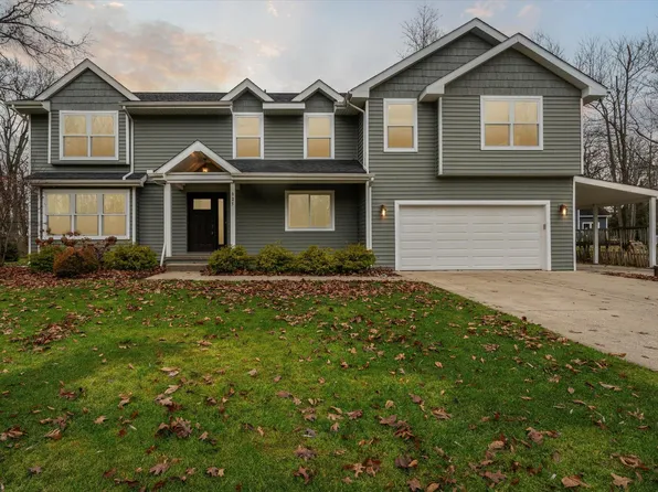 925 Polvadera St, Commerce Township, MI 48382
