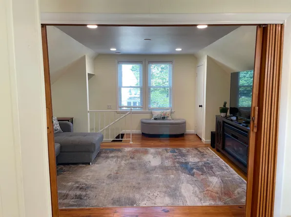 93 Lafayette St #2, Waltham, MA 02453