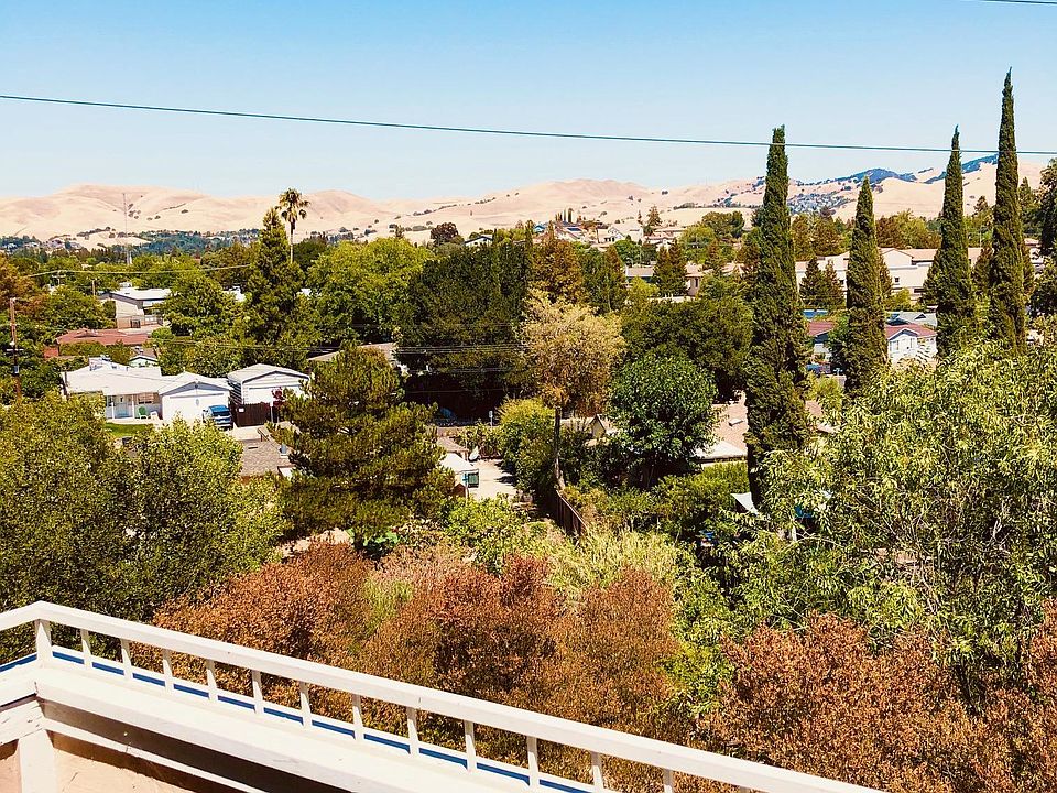2nd image of 5297 Pebble Glen Dr