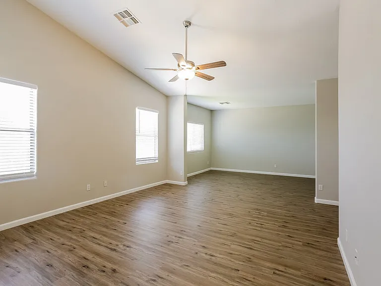 13311 W Stella Ln — Photo 11