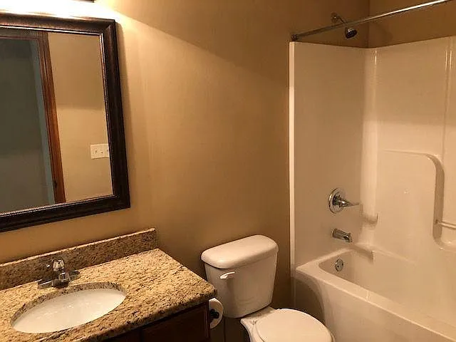 5300 N Lycee St — Photo 12