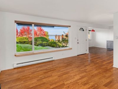 935 1st St S APT 4, Kirkland, WA, 98033