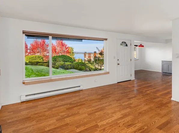935 1st St S APT 4, Kirkland, WA 98033