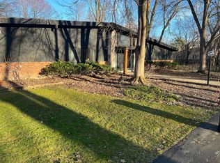 6561 Wing Lake Rd, Bloomfield Hills, MI 48301