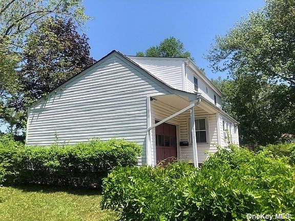 4th image of 154 Twin Lawns Ave