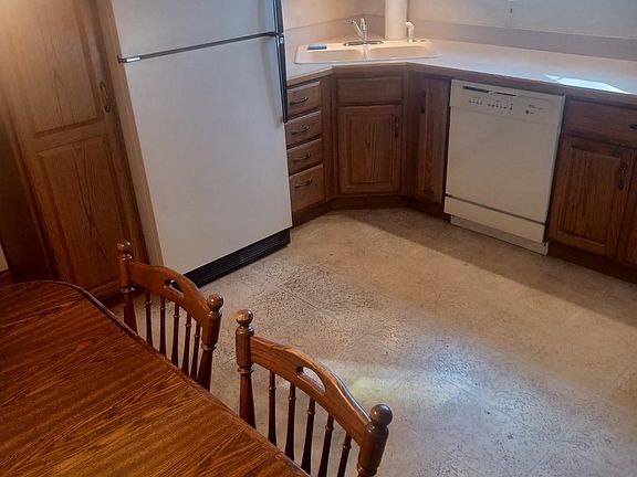 5th image of 2812 N 77th Ave