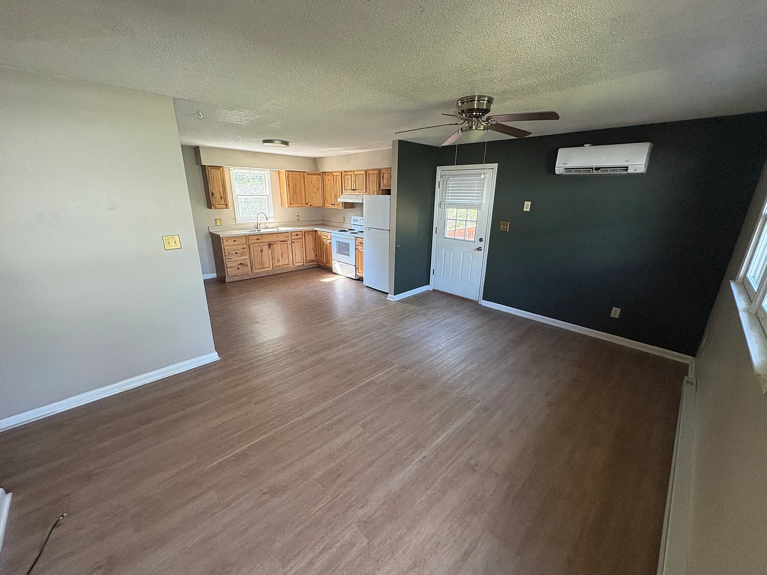 2 bed, 768 sqft, $1,000 — Photo 2