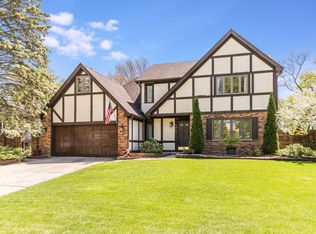 1346 Leverenz Rd, Naperville, IL 60564