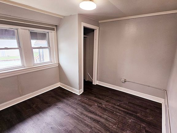 4th image of 38 Baldwin Ave #6