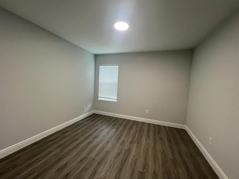 519 Blackbird Ln — Photo 5