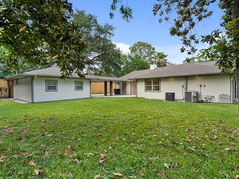 2402 Chimney Rock Rd — Photo 34