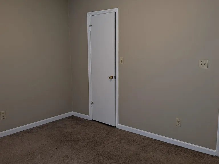 2555 Chateau Ln #3 — Photo 12