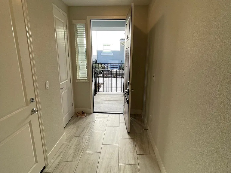 363 Pear Tree Ter #E — Photo 43