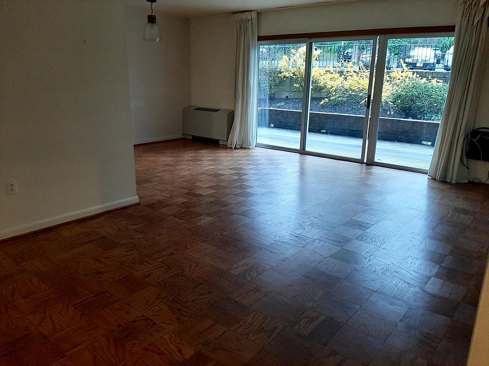 living room/dining area with private patio and entrance