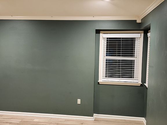 5th image of 18 Forest Brook Ct