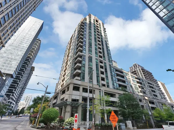 88 Broadway Ave Unit 812, Toronto, ON M4P 0A5