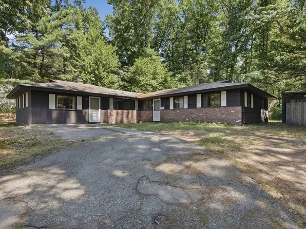 4 Porter Rd, Chelmsford, MA 01824