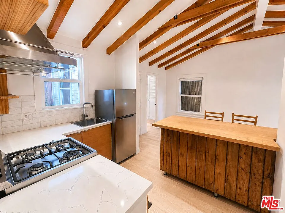 6853 Alta Loma Ter
