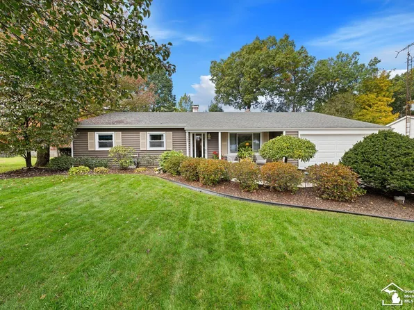 7585 Verna Dr, Lambertville, MI 48144