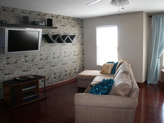 3rd image of 5922 Winberry Creek Dr #1008